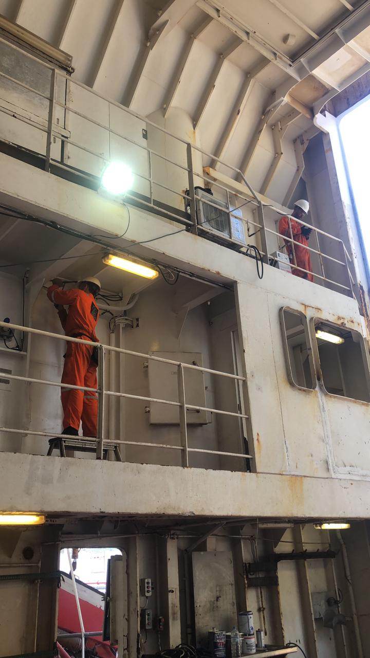 Climatização de base offshore com 52 ares-condicionados