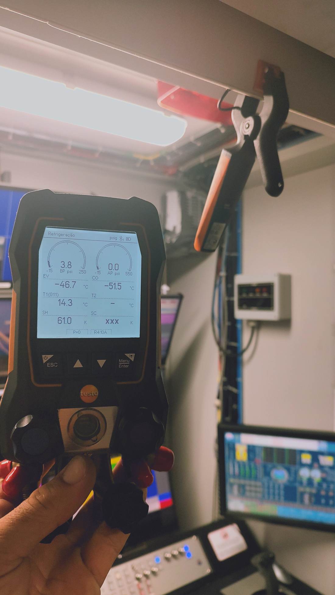 Sala climatizada em base offshore de Macaé